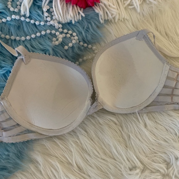 Victoria Secret Very Sexy Padded Pushup 32C - Picture 2 of 6